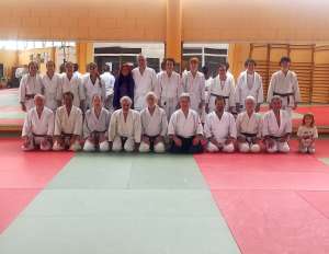Foto de grupo de la escuela Yoshinkai de Girona